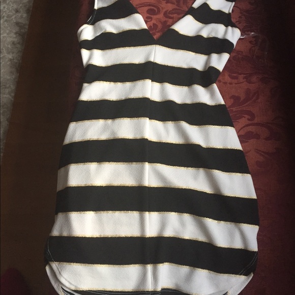 Dresses & Skirts - Cute black white and gold dress! Size L!๐ Dresses & Skirts - Cute black white and gold dress! Size L!๐
